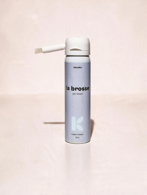 Brosse de nettoyage pour aides auditives - Kesako